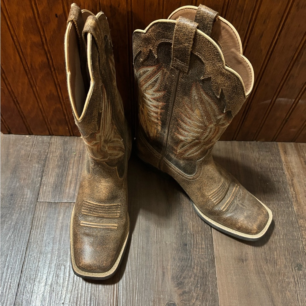 Ariat Tan Western Boots - Picture 2 of 6